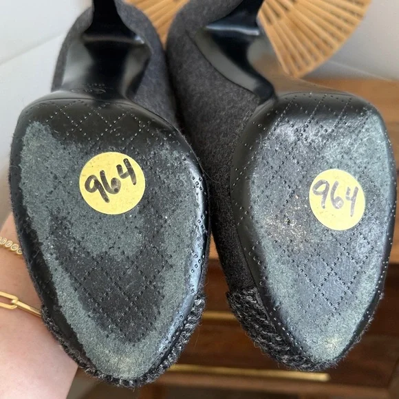 Authenticated Chanel Tweed Heels - Picture 14 of 17